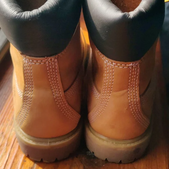 Women's Premium Timberland 6" Leather Waterproof Boot Size 7 - Picture 3 of 7